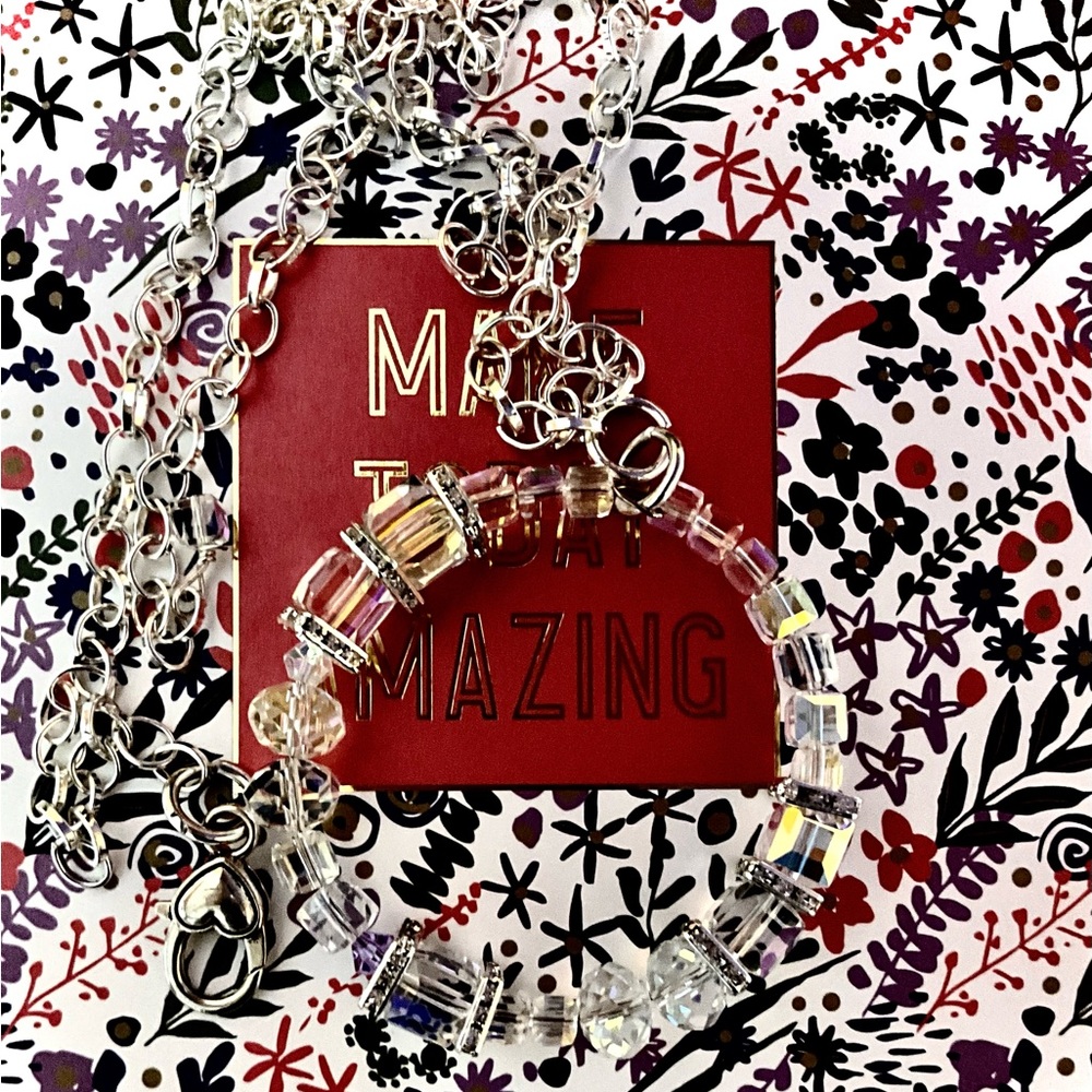 Crystal Bridal Necklace Sparkling WOW!   Beautiful Pendant